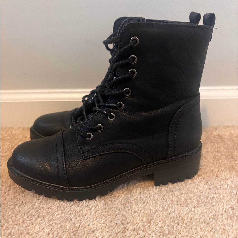 [UNIVERSAL THREAD] COMBAT BOOTS